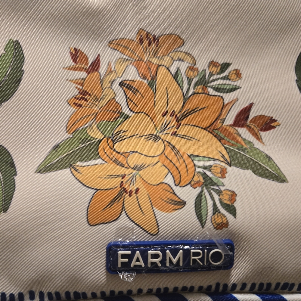 FARM Rio "Xero Destino Tropical" Toiletry Bag Off White #perfect gift NWT - Picture 9 of 10